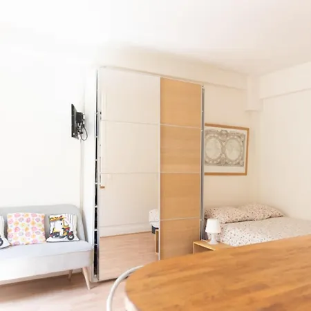 Apartment Studio With Terrace Near Pere Lachaise *